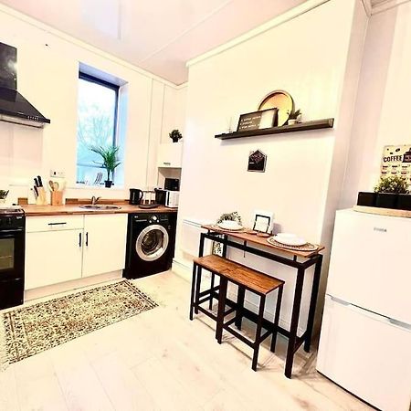 Skyline King Suites 202 Swansea Esterno foto
