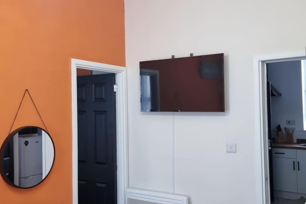 Skyline King Suites 202 Swansea Esterno foto