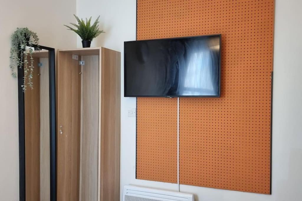 Skyline King Suites 202 Swansea Esterno foto