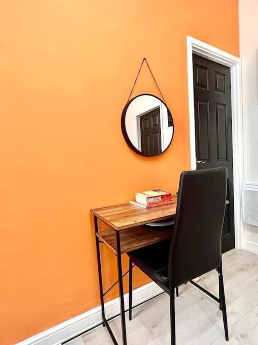 Skyline King Suites 202 Swansea Esterno foto